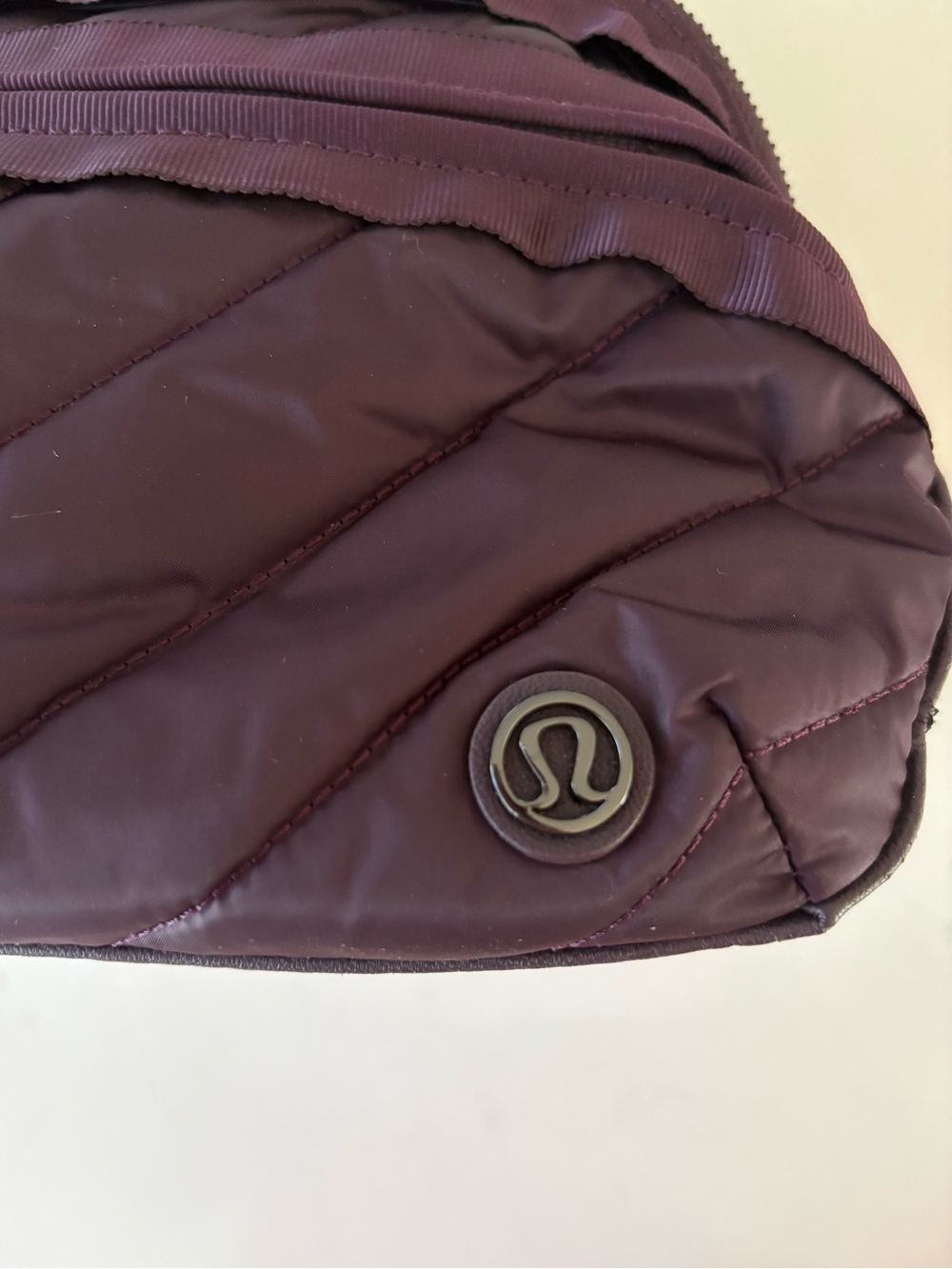Lululemon Don’t Sweat It Kit Quilted Black Cherry Cosmetic Travel Pouch Bag Gym - Picture 9 of 13